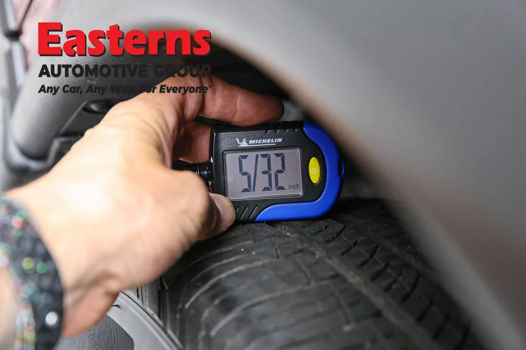 Used 2023 Red Nissan SV image 29