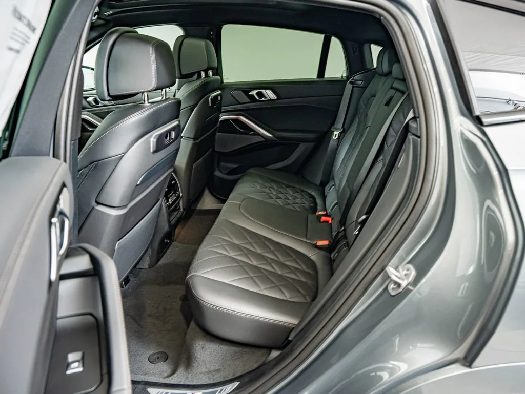 New 2027 Gray Metallic BMW xDrive40i image 33