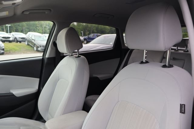 Used 2023 Black Hyundai SEL image 11
