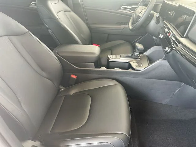 New 2026 Glacial White Pearl Kia EX image 27