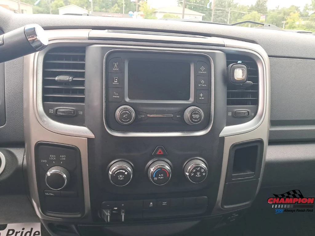 Used 2016 White Ram SLT image 22