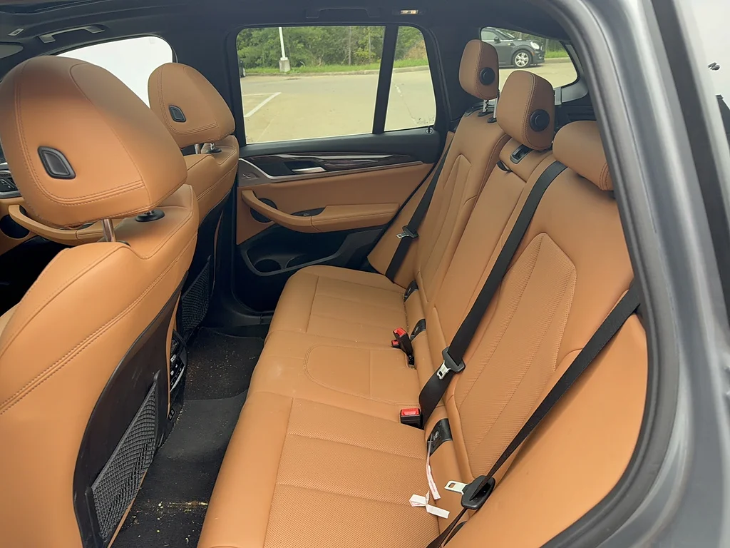 Used 2024 Skyscraper Grey Metallic BMW xDrive30i image 6