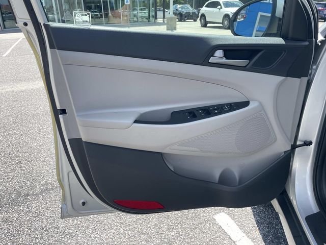 Used 2018 Silver Hyundai SEL image 17