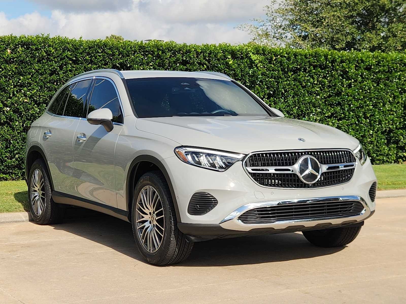 Certified Used 2026 MANUFAKTUR Alpine Grey Mercedes-Benz GLC 300 image 3