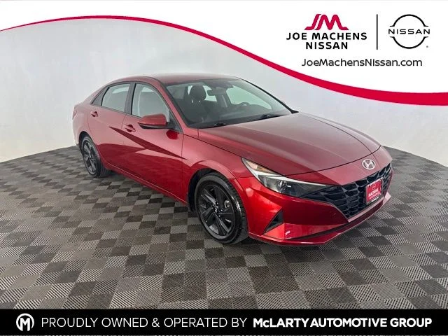 Used 2023 Red Hyundai SEL image 1