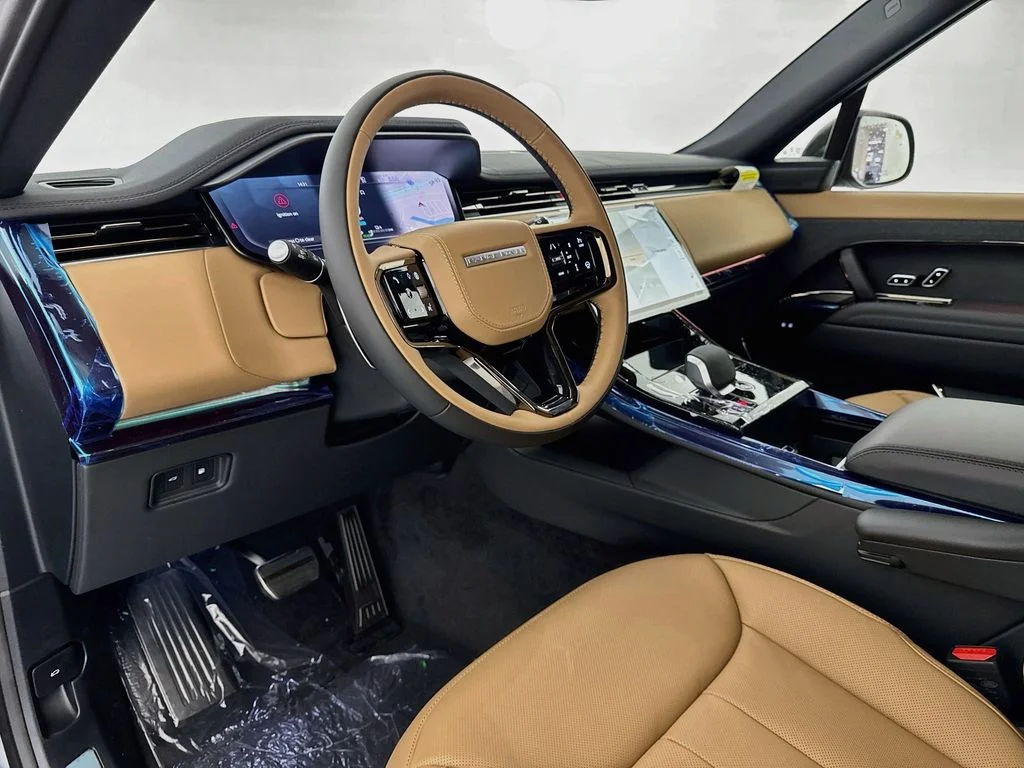New 2026 Carpathian Grey Land Rover Dynamic SE image 9
