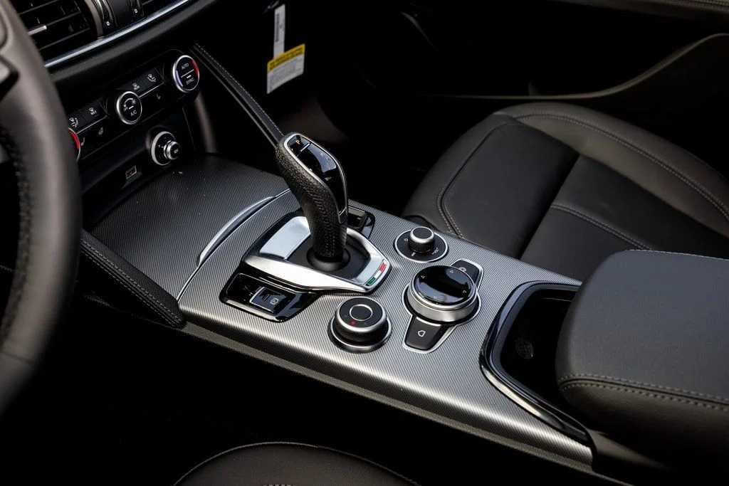 New 2025 White Alfa Romeo Base image 20