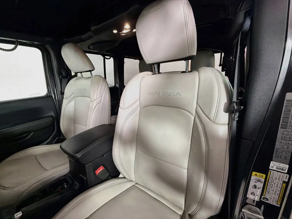 Used 2019 Granite Crystal Jeep Sahara image 12