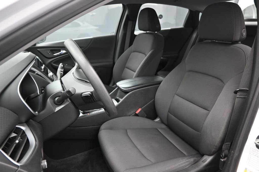 Used 2023 White Chevrolet LT image 18