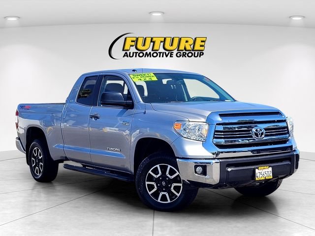 Used 2017  Toyota  image 1