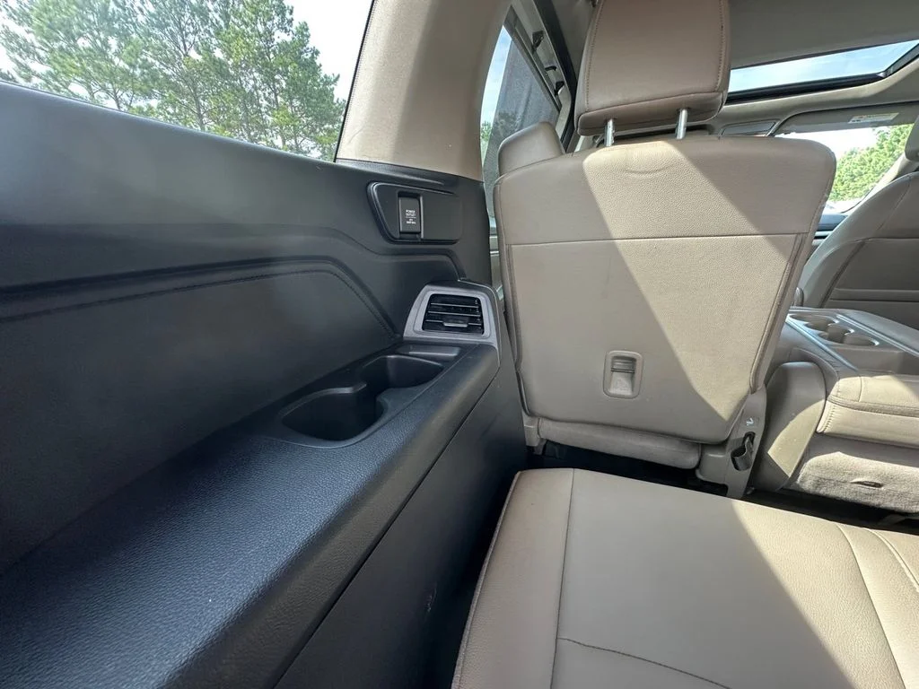 Used 2019 White Honda EX-L image 39