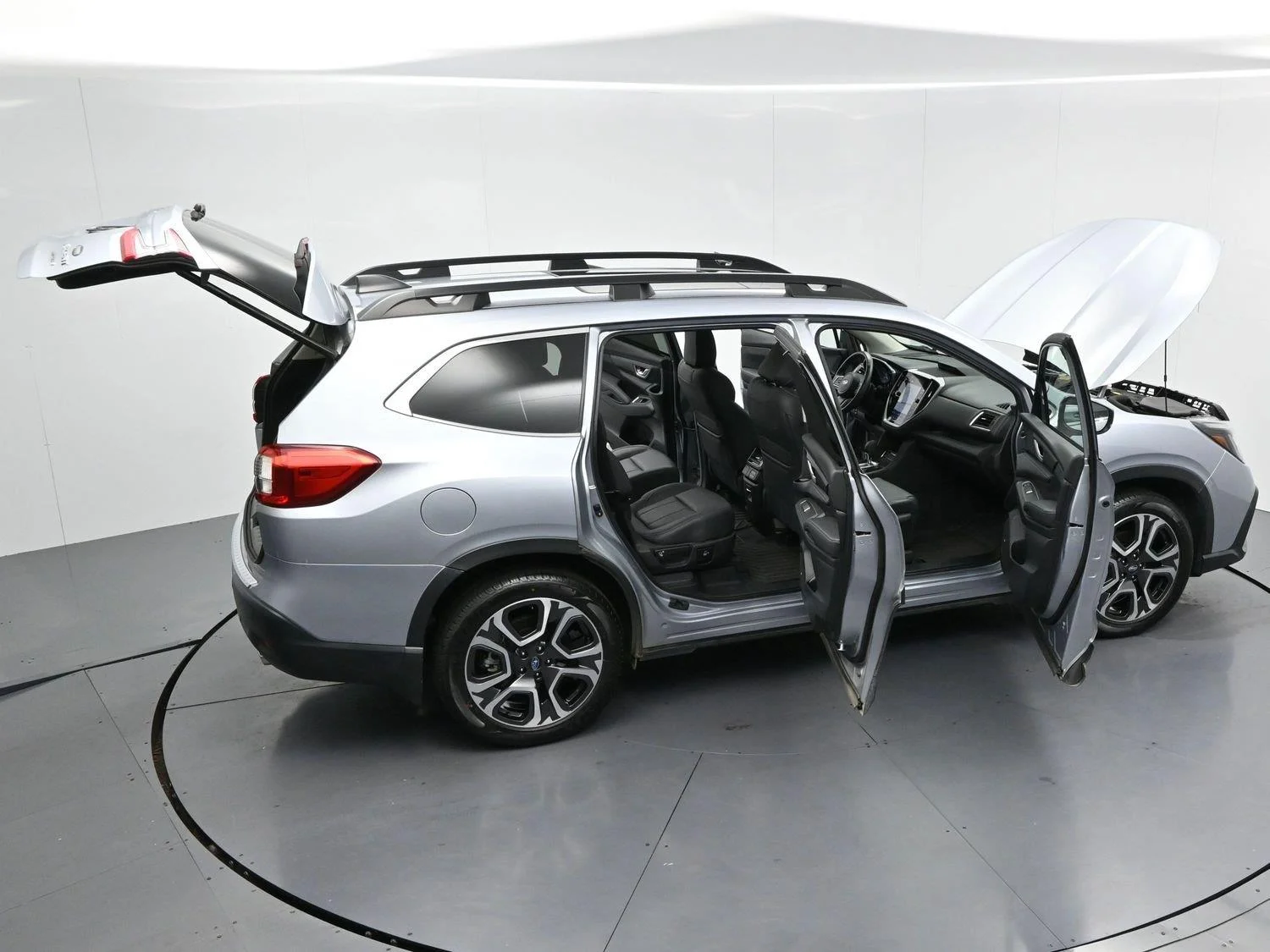 Used 2024 Ice Silver Metallic Subaru Limited image 47