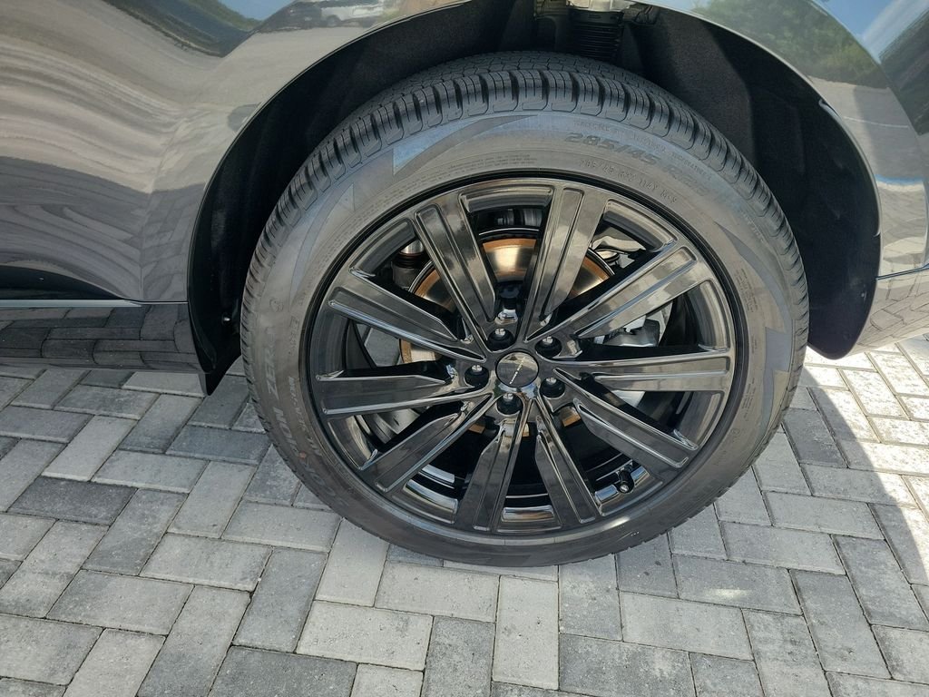 New 2026 Carpathian Grey Land Rover SE image 14