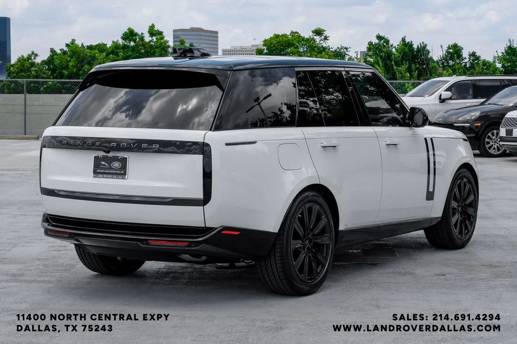 New 2026 Fuji White Land Rover SE image 8