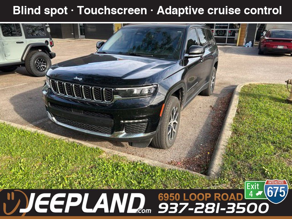 Used 2023 Diamond Black Crystal Pearlcoat Jeep Limited image 1