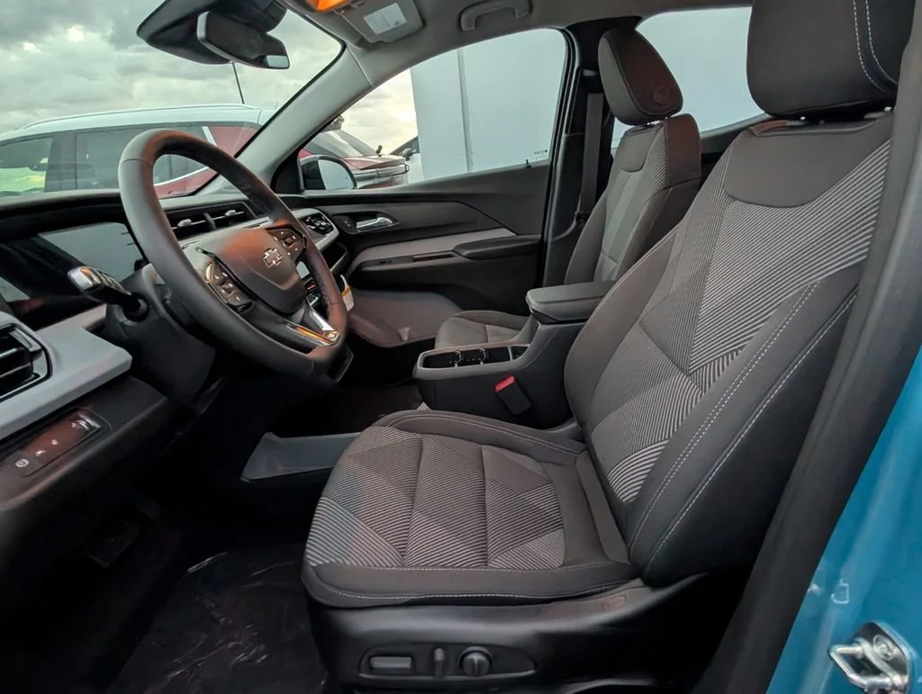 New 2027 Marina Blue Metallic Chevrolet LT image 5