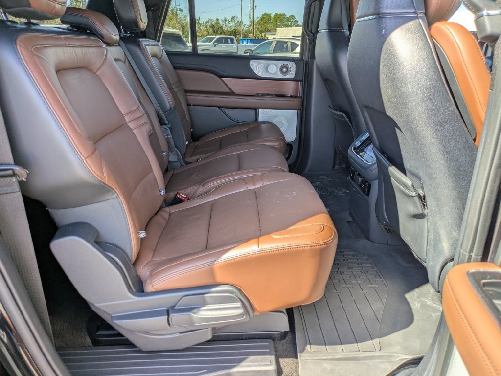 Used 2023 Black Lincoln Reserve image 21