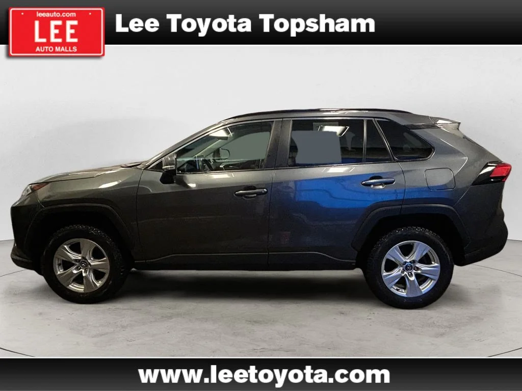 Used 2020 Magnetic Gray Metallic Toyota XLE image 2