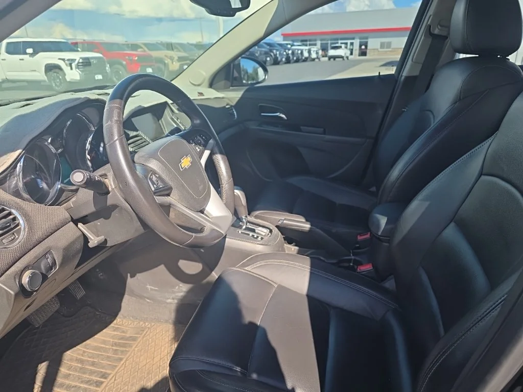 Used 2014 Black Granite Metallic Chevrolet Diesel image 10