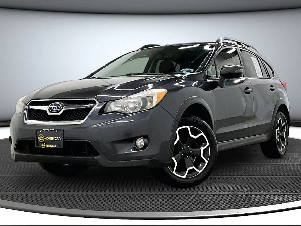 Used 2015 Gray Subaru 2.0i Limited image 3