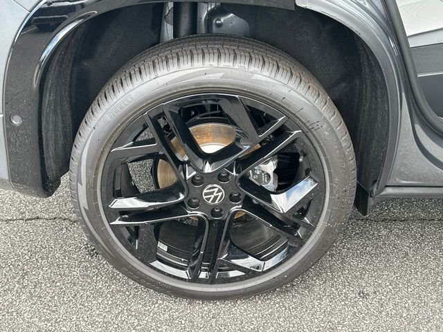 New 2026 Platinum Gray Metallic Volkswagen 2.0T SE R-Line Black image 17