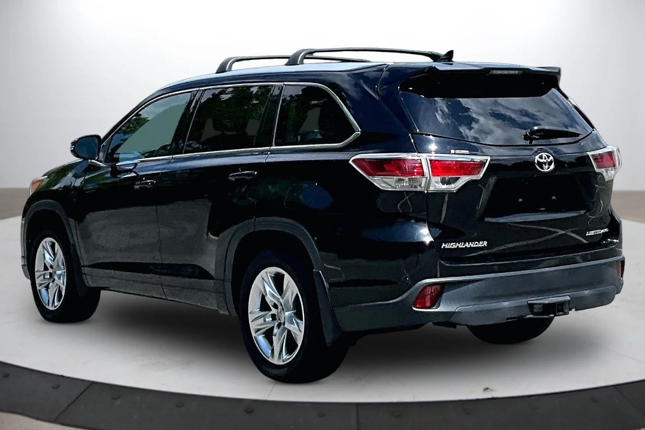 Used 2015 Black Toyota Limited image 7