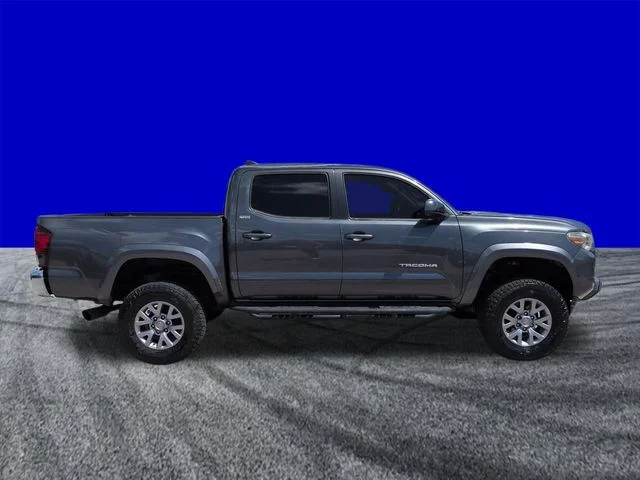 Used 2018 Gray Toyota SR5 image 3