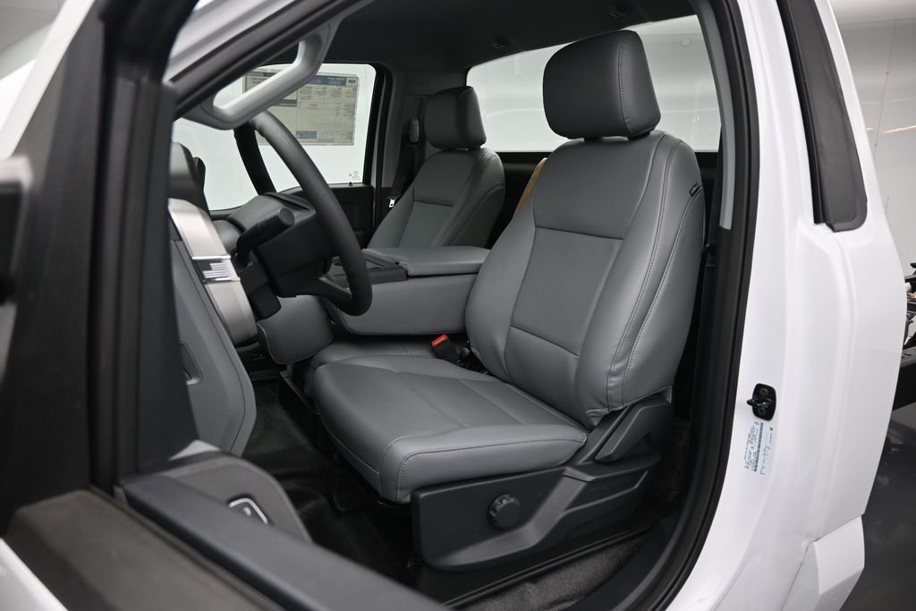 New 2026 Oxford White Ford XL image 11