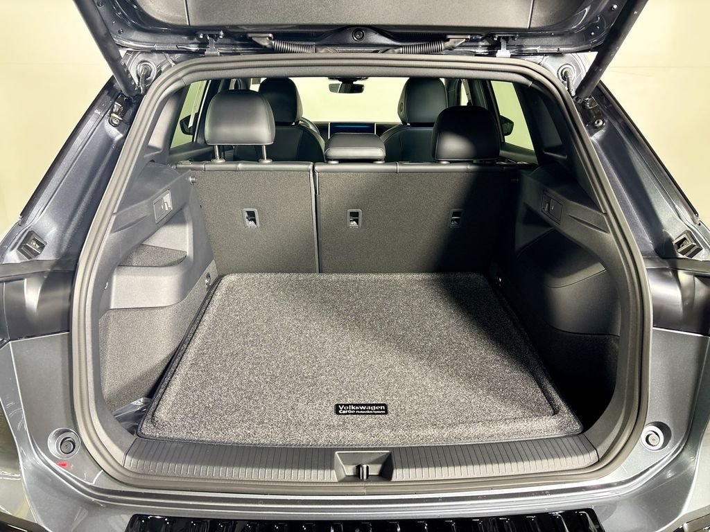 New 2026 Platinum Gray Metallic Volkswagen SE R-Line Black image 21