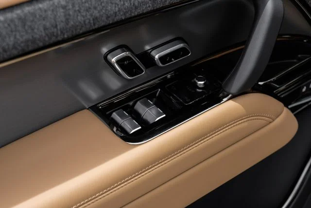 New 2026 Black Land Rover SE image 54