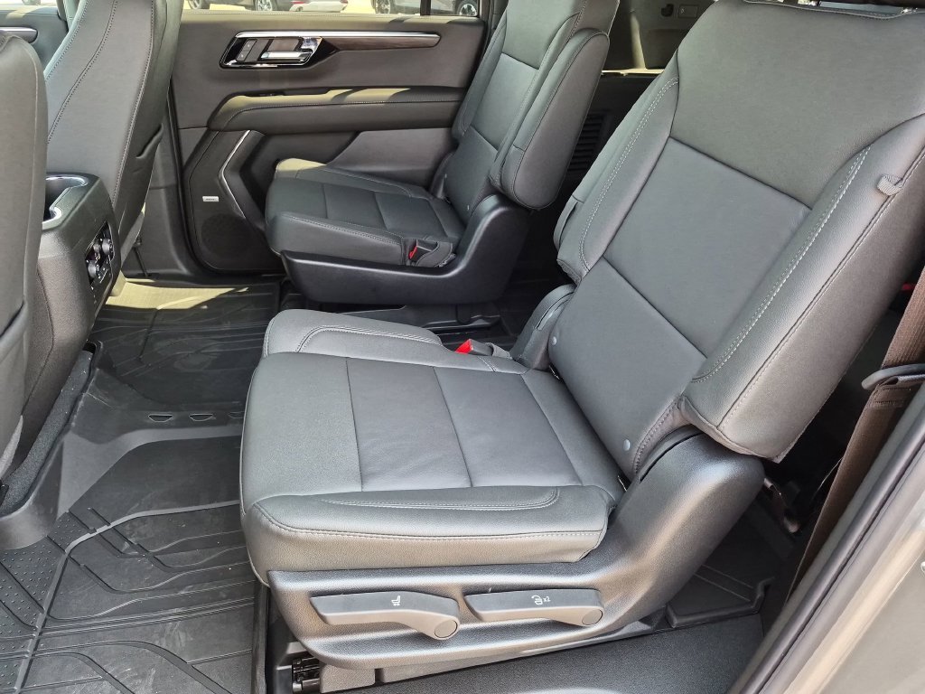 2026 Chevrolet Suburban LT - Photo 30