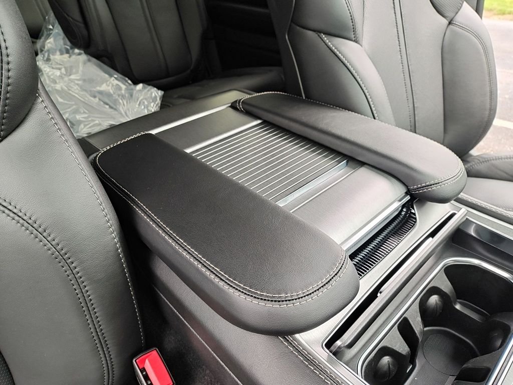New 2026 High Gloss Black Exterior Paint Jeep Limited Reserve image 44