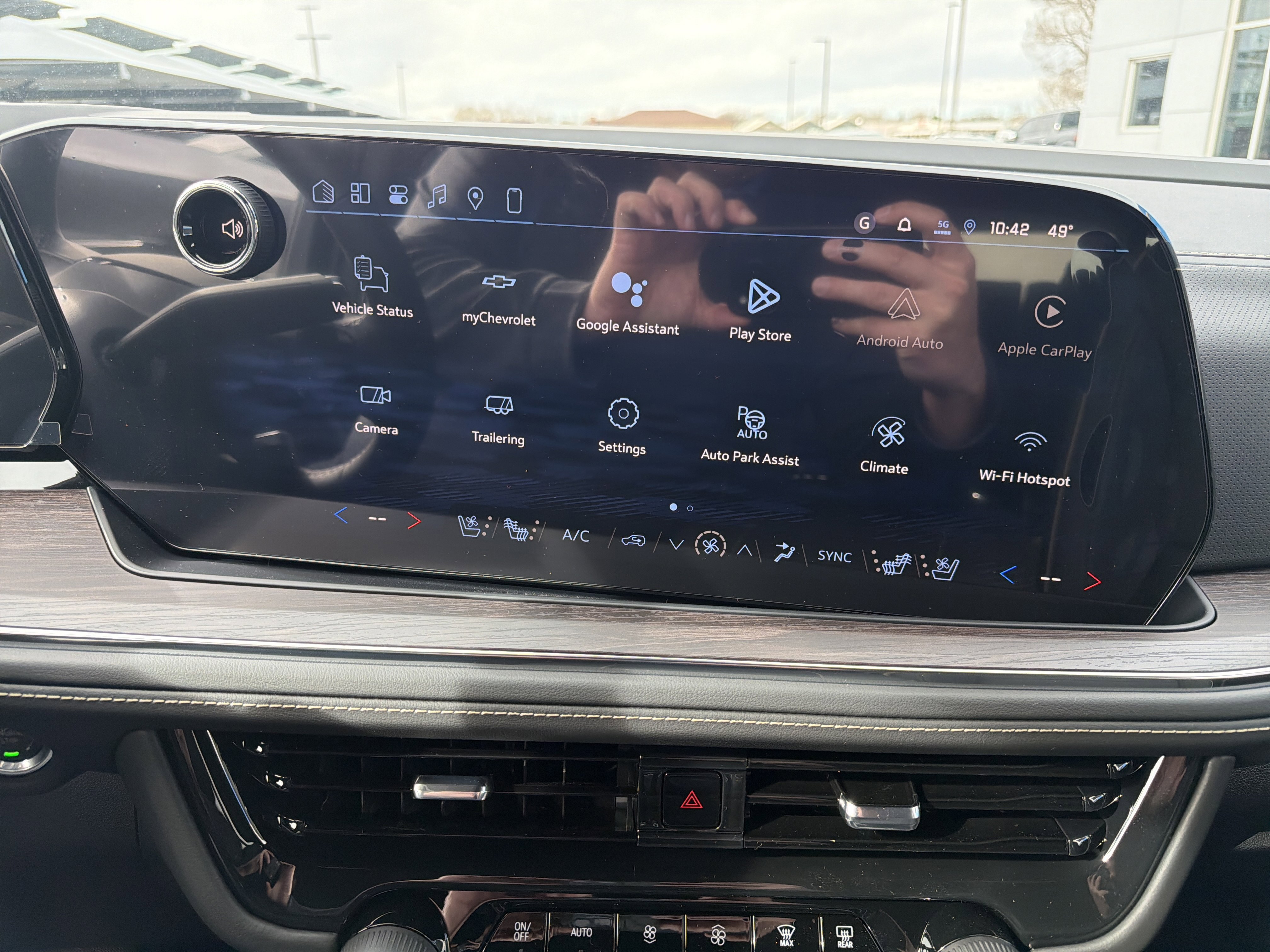 2026 Chevrolet Suburban Premier - Photo 20