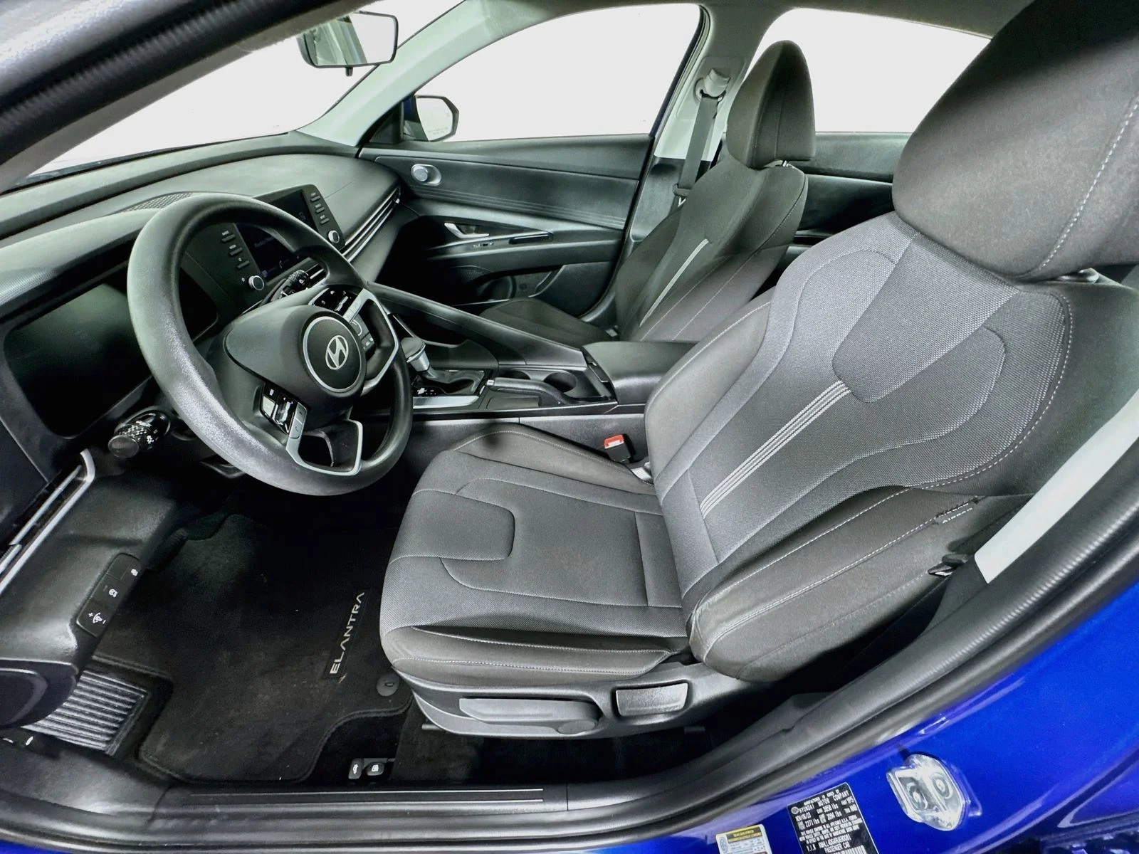Used 2024 Blue Hyundai SE image 19