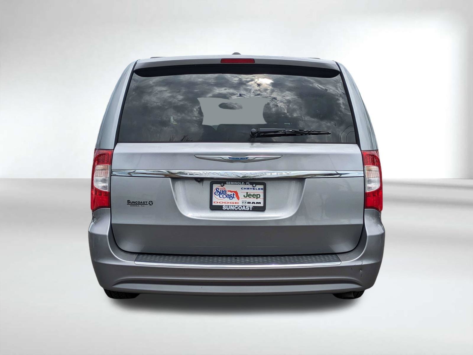 Used 2014 Silver Chrysler Touring image 5