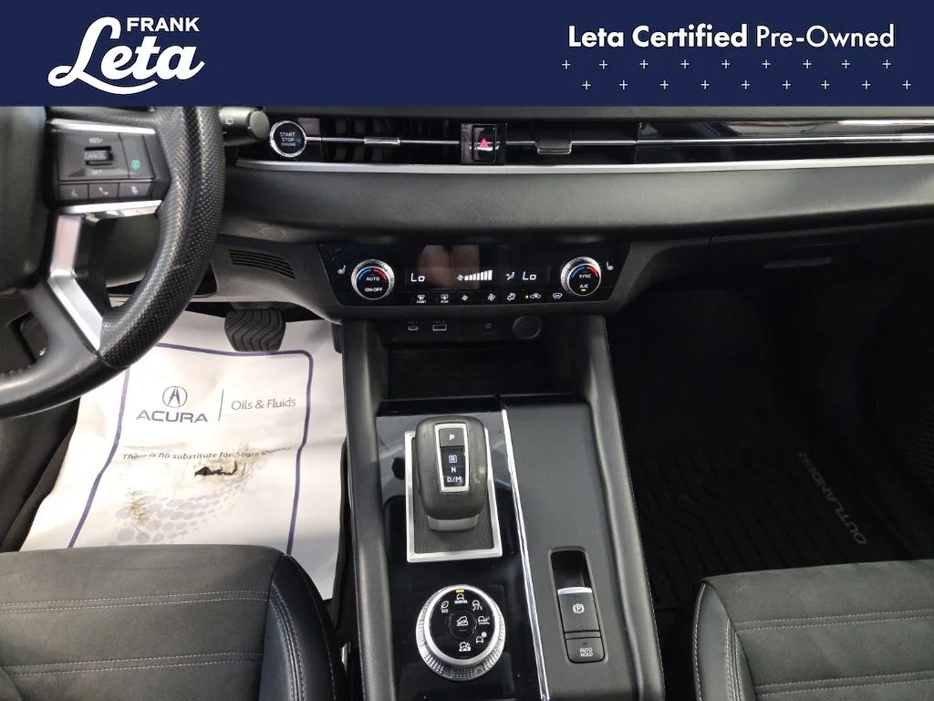 Used 2022 Blue Mitsubishi SE image 11