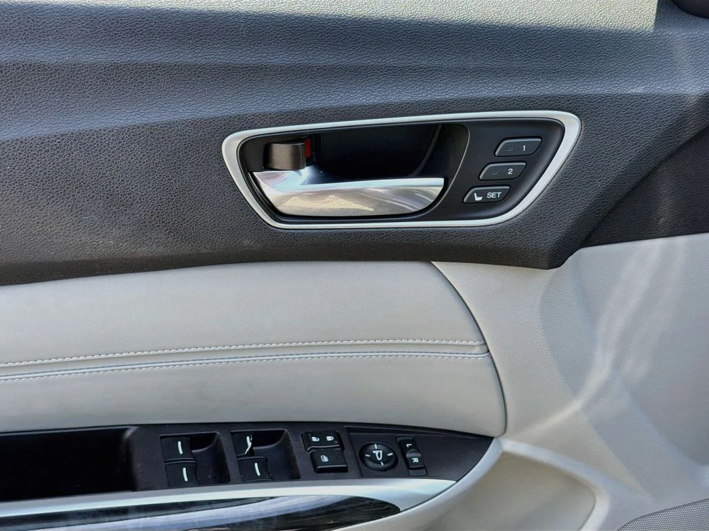 Used 2018  Acura 2.4L image 18