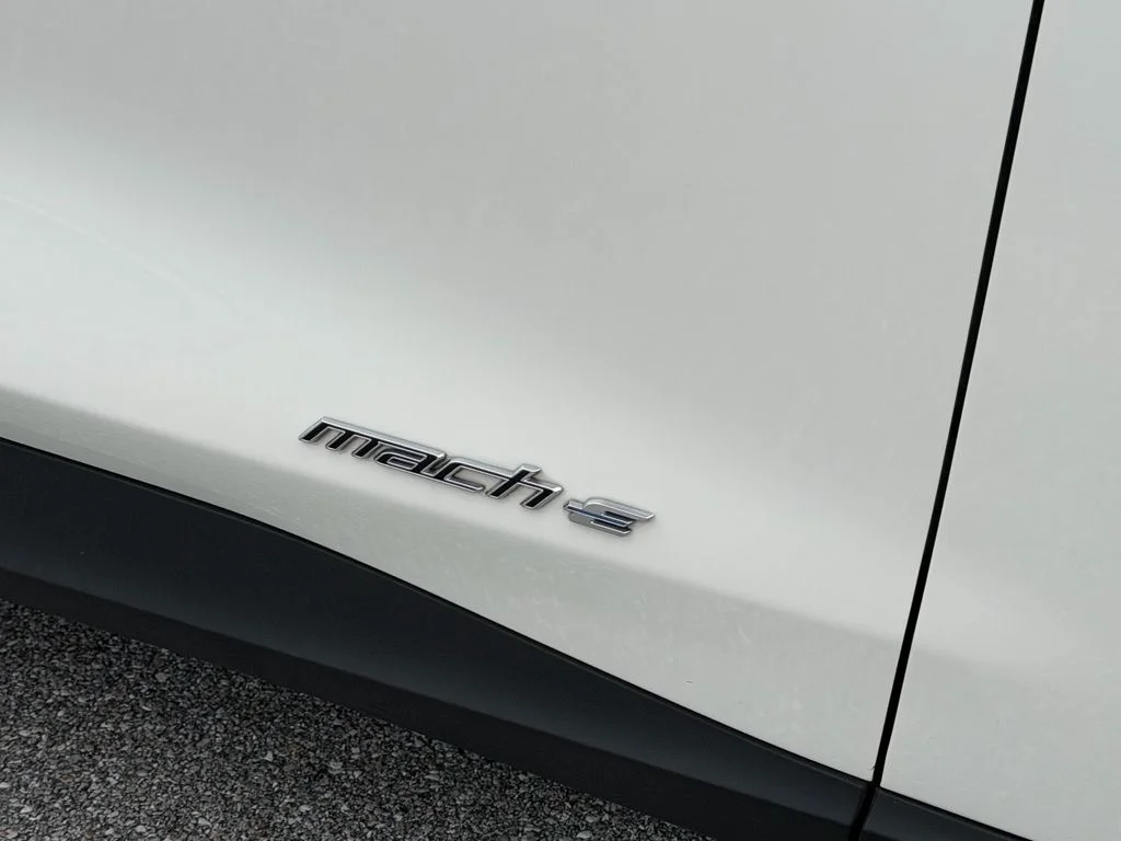 Used 2024 White Metallic Ford Select image 10