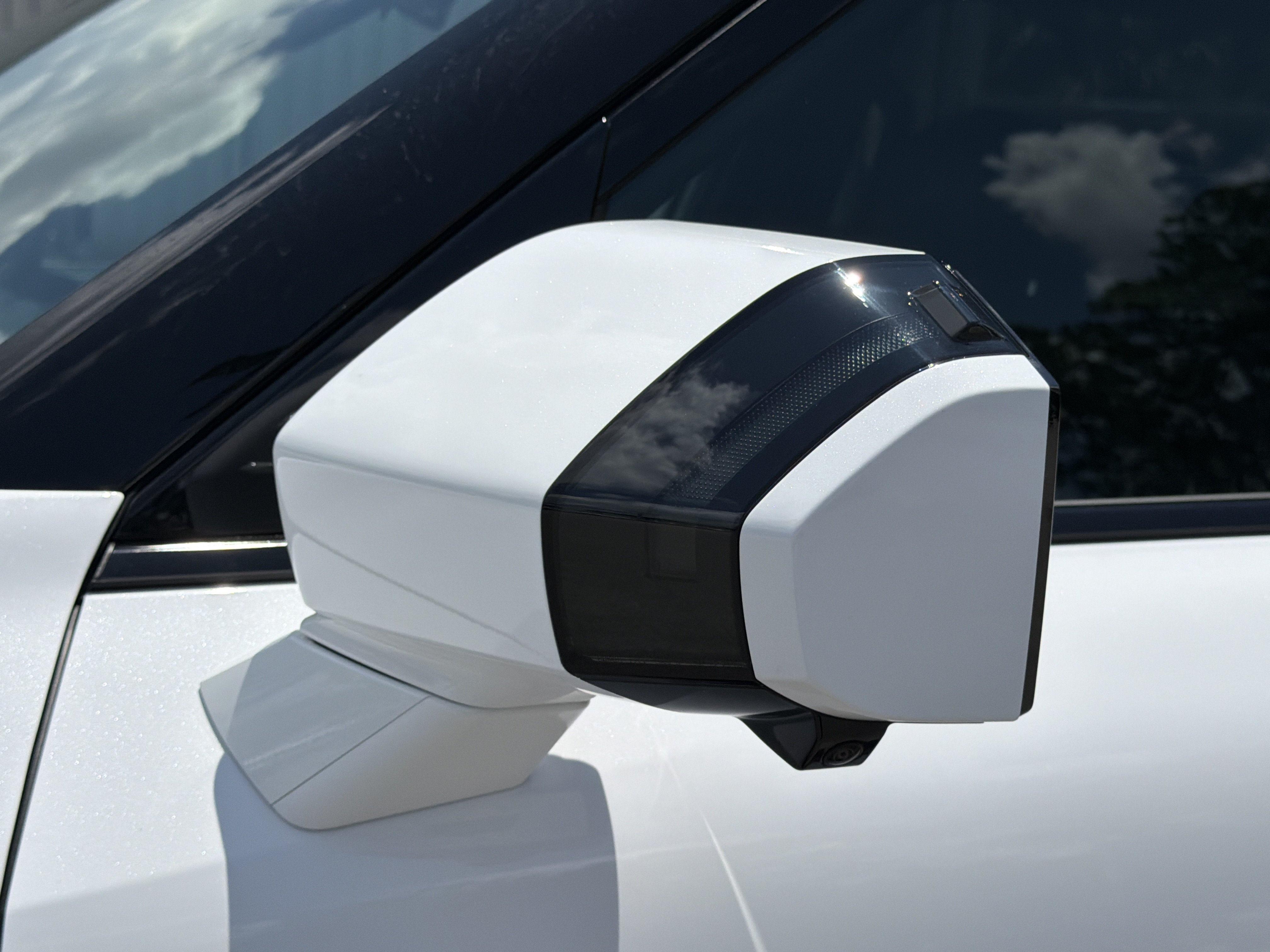 New 2027 Glacial White Pearl Kia SX Prestige image 29