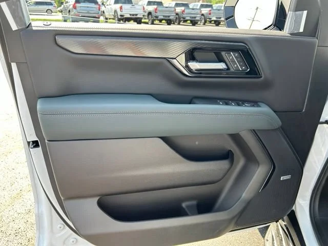 New 2026 Summit White GMC AT4 image 25