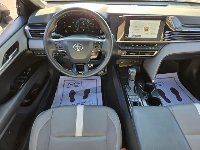 Used 2025  Toyota SE image 13