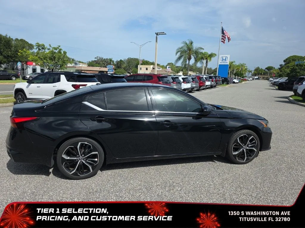 Used 2024 Black Nissan 2.5 SR image 8