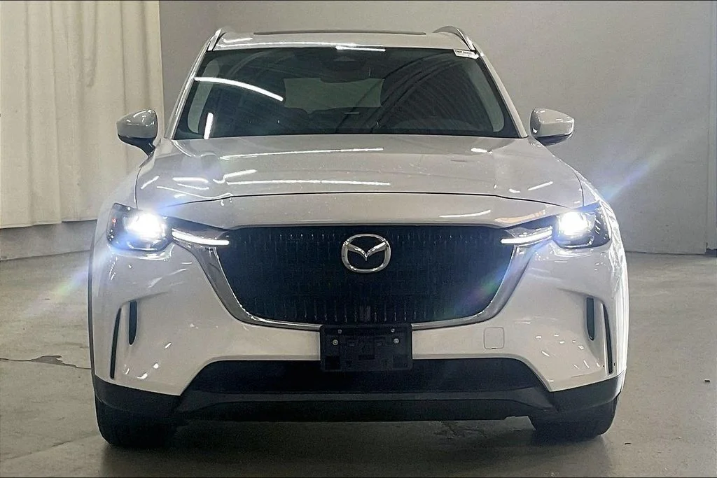 Used 2024 White Mazda Preferred image 2