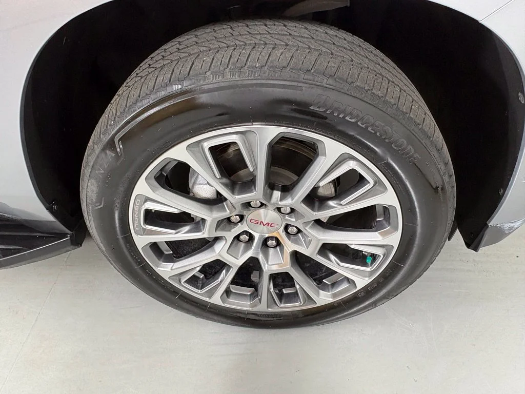 Used 2025 Silver GMC Denali image 12