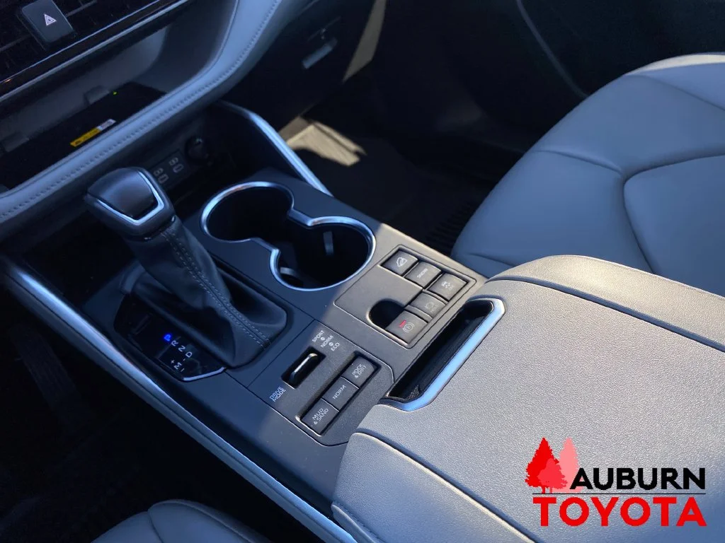 Used 2024 Wind Chill Pearl Toyota XLE image 14