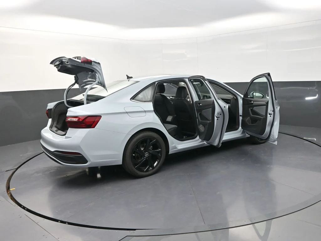 2026 Volkswagen Jetta SE - Photo 34