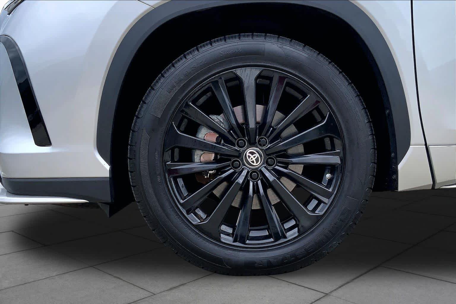 2024 Toyota Highlander XSE - Photo 11