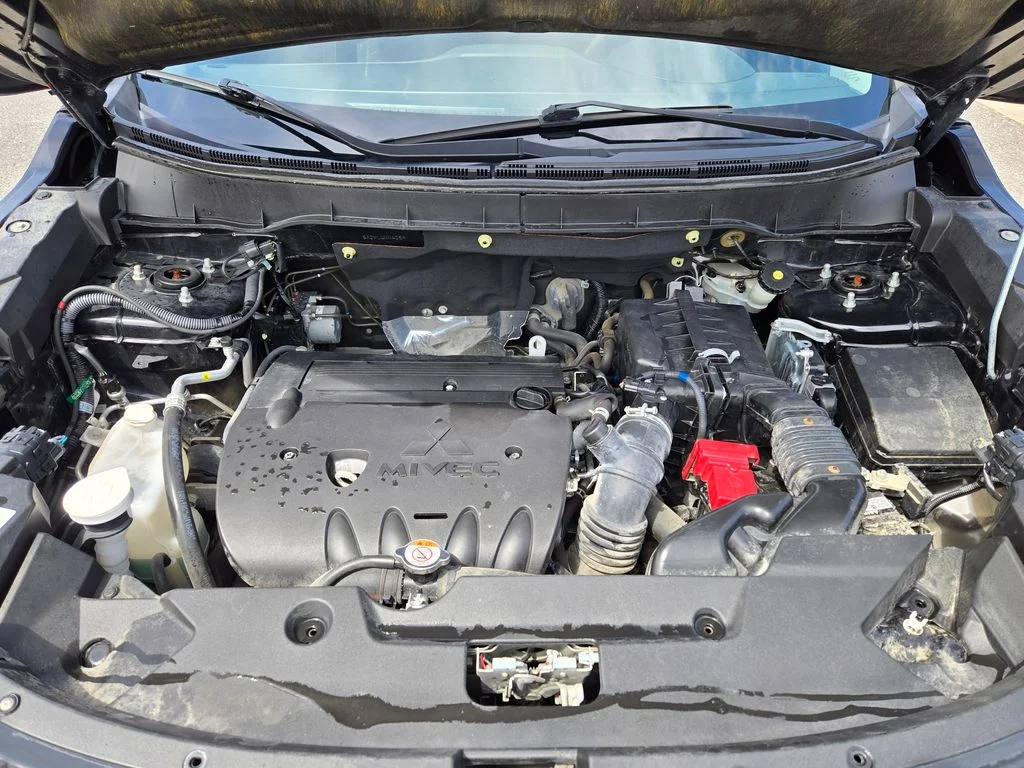 Used 2020 Black Mitsubishi 2.0 ES image 27