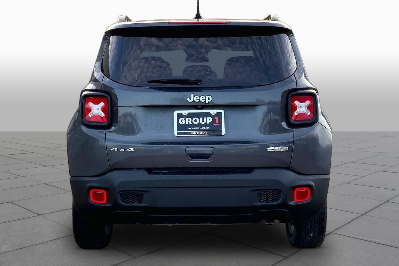 Used 2021 Graphite Gray Jeep Latitude image 5