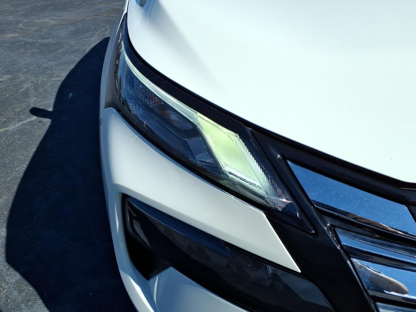 Used 2025 Glacier White Nissan S image 12